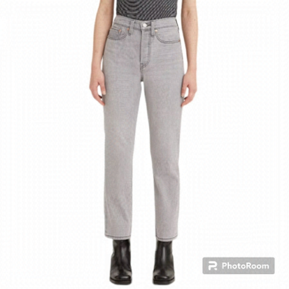 Levi’s Grey Wedgie Straight Leg Jean Women’s Size 24